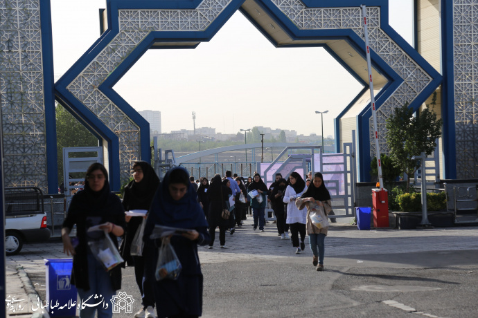 تعطیلی سالنهای مطالعه کتابخانه مرکزی